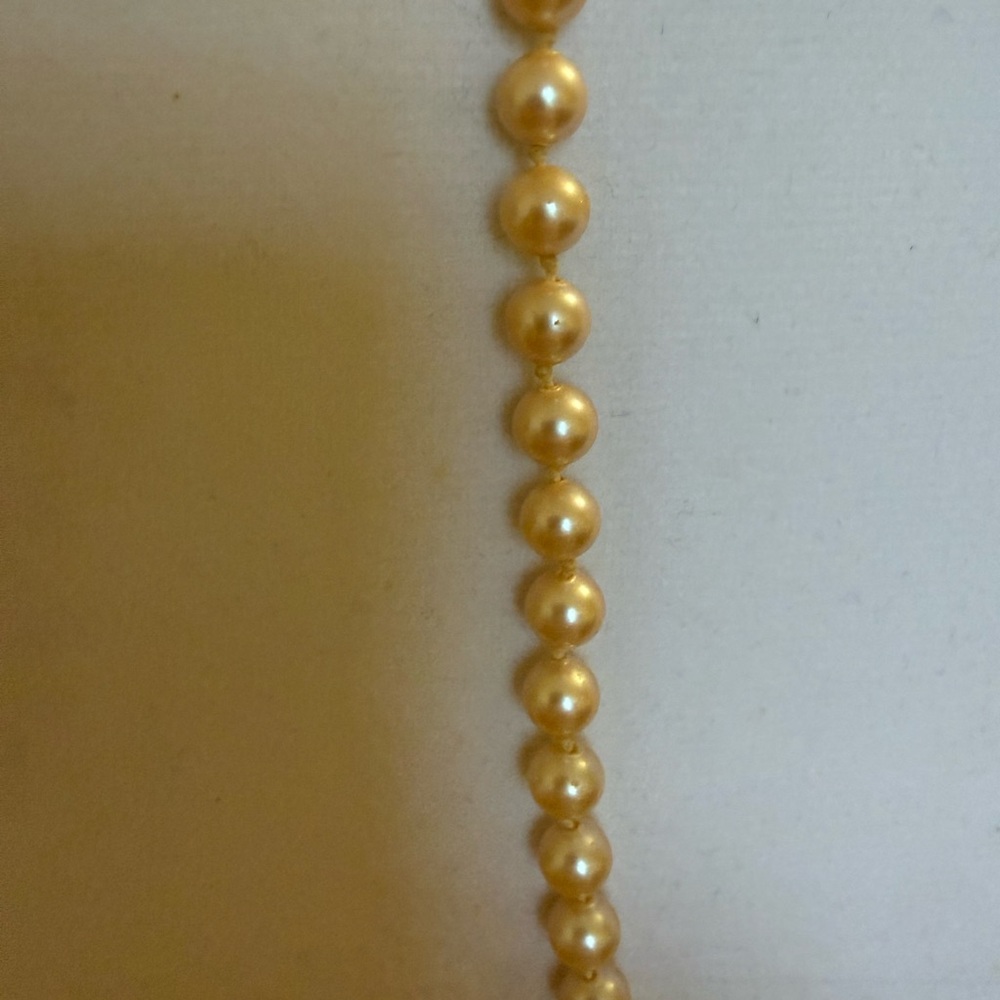 Monet Cream Pearl Necklace - Picture 3 of 6